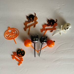 Vintage HALLOWEEN Cup Cake Toppers Skull Crossbones Black Cat Pumpkin Decoration